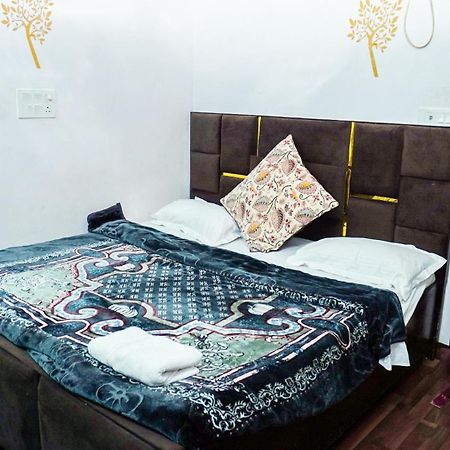 Flips With Mykonos Guest House New Delhi Exterior photo