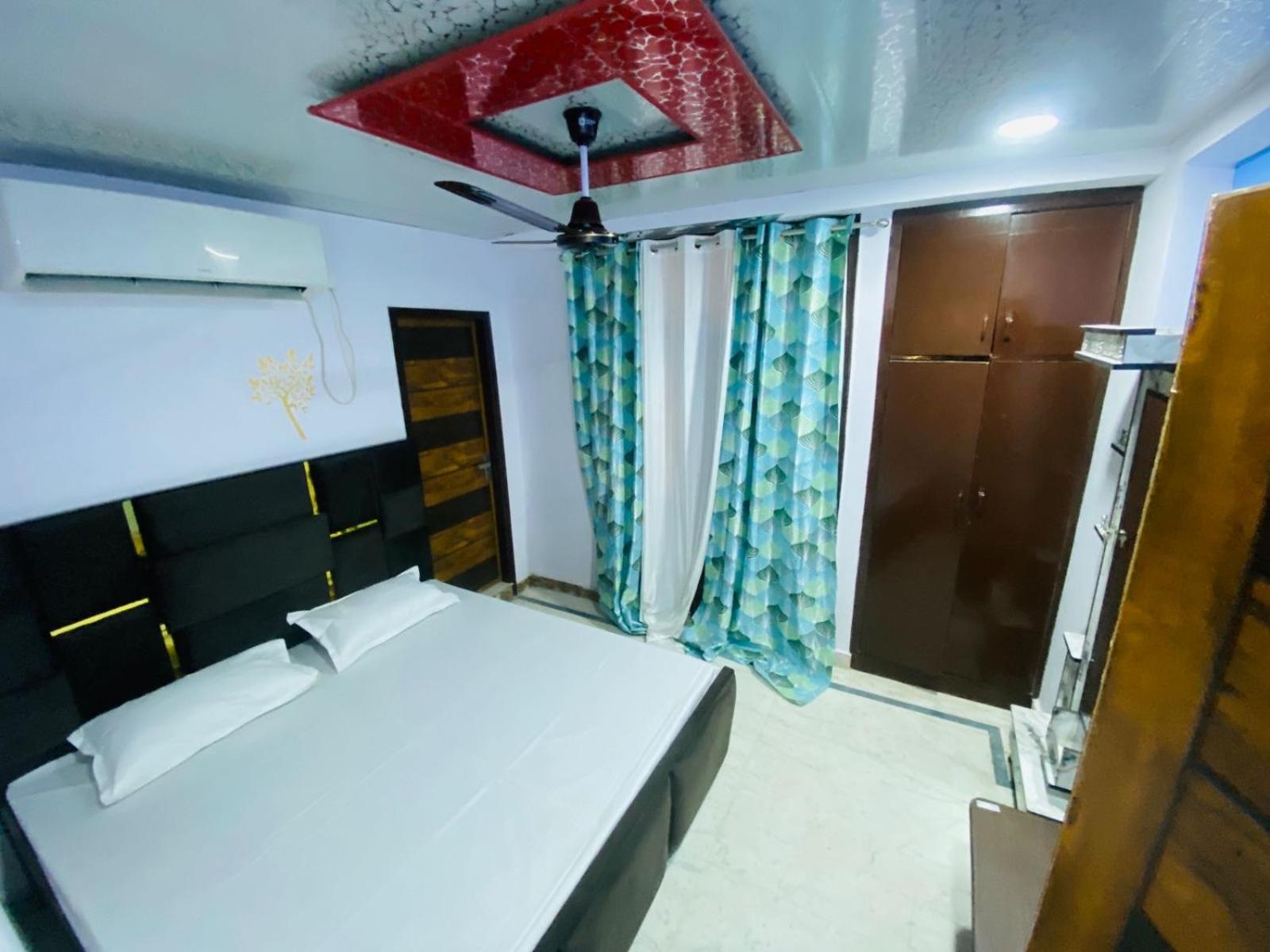 Flips With Mykonos Guest House New Delhi Exterior photo